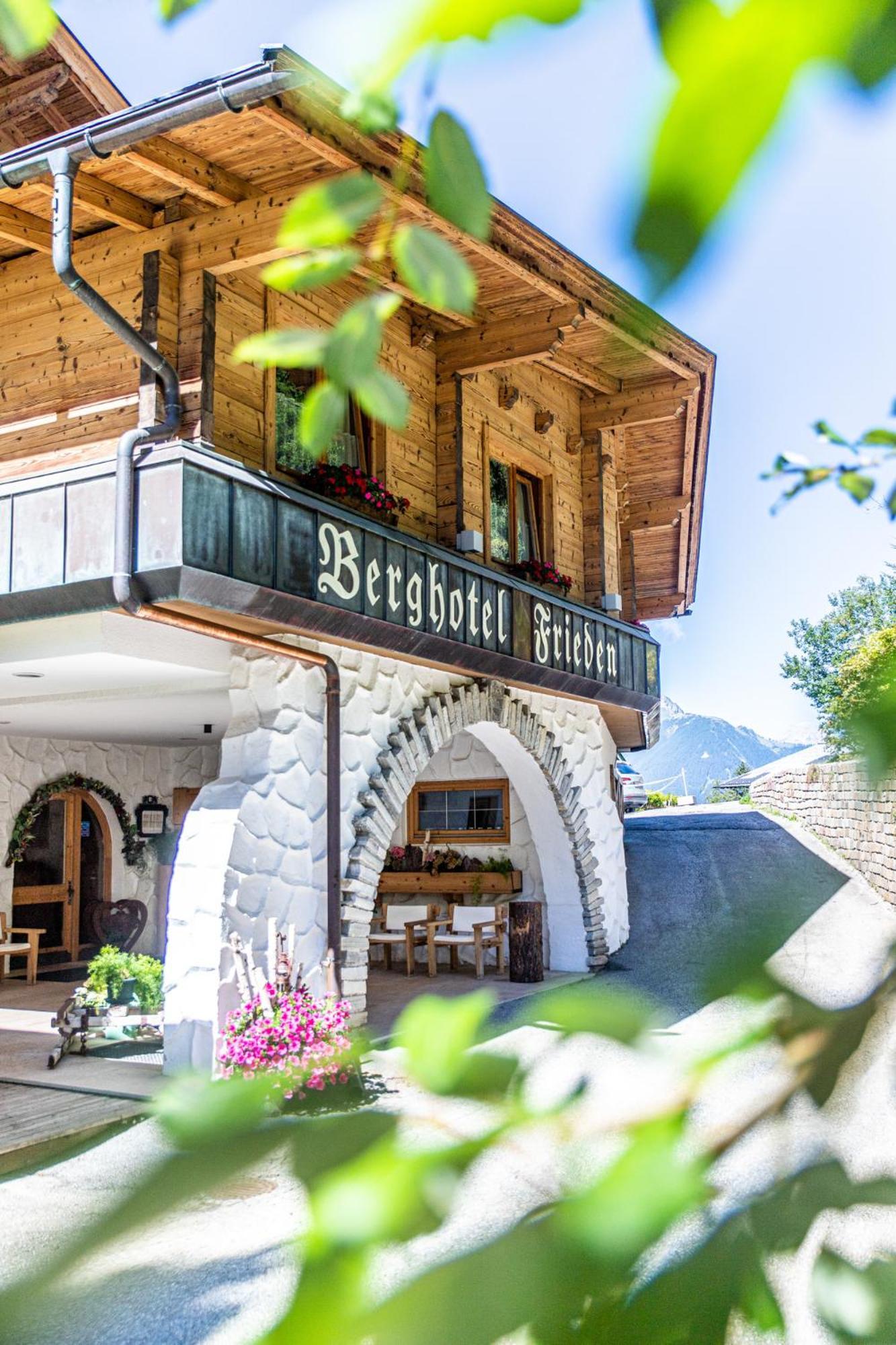 Frieden Das Alpine Panorama Hotel Hochpillberg Luaran gambar
